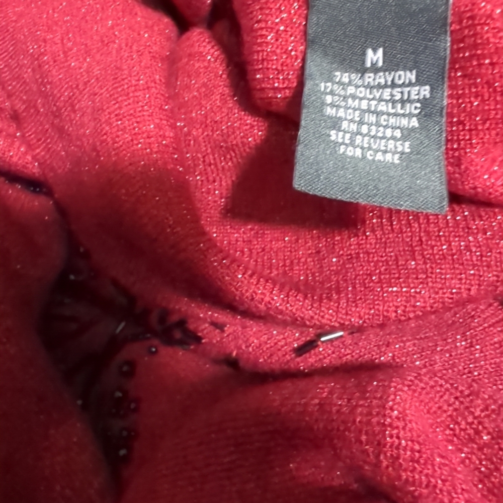 ❤️🖤Dress Barn Red Black Beaded Designs Pullover V-Neck Sweater Long Sleeve - Picture 7 of 12